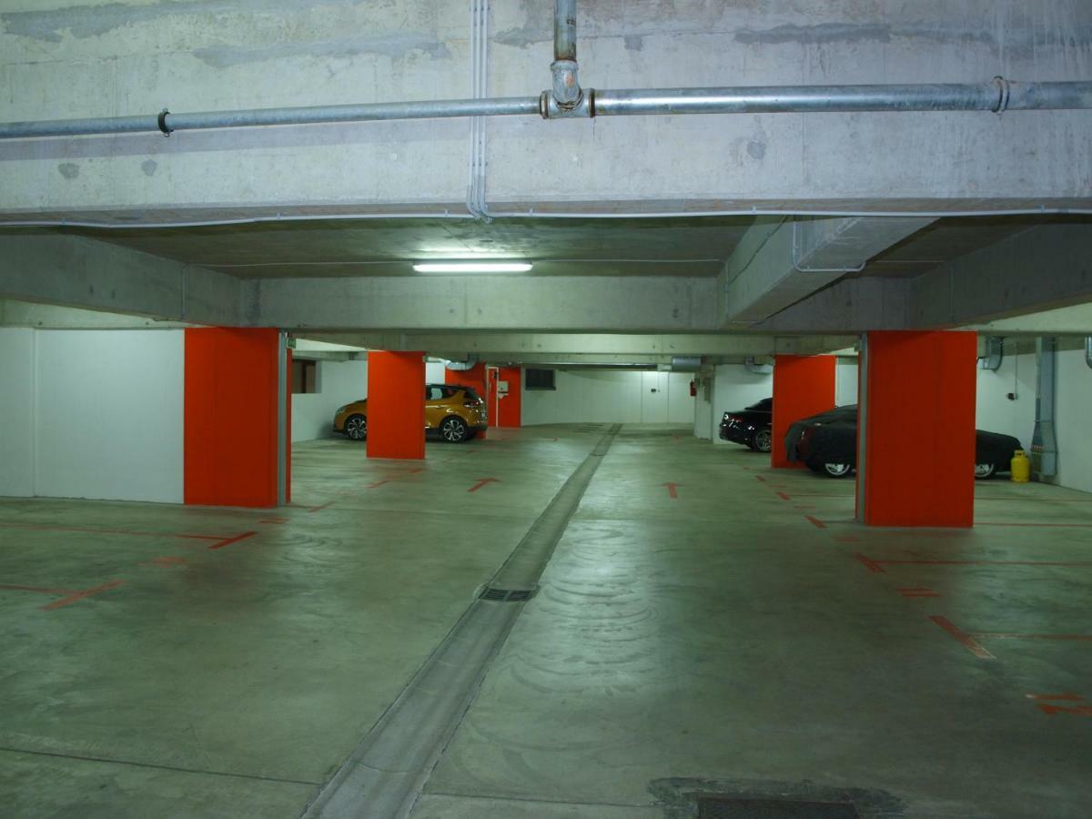 ポレッチLucia Exclusive With Parking In The Garageアパートメント エクステリア 写真